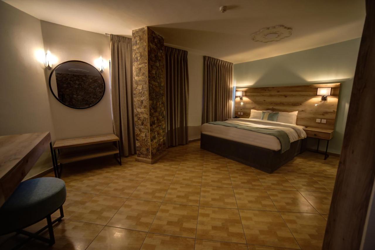 Crystal Hotel Aqaba Exterior photo