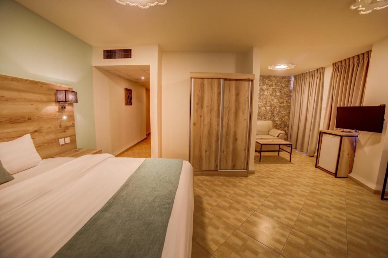 Crystal Hotel Aqaba Exterior photo